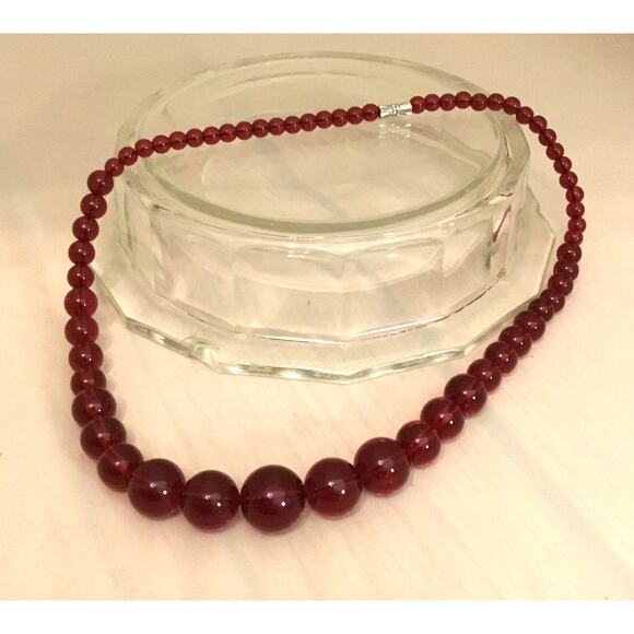 Vintage CHERRY AMBER 63 Graduated Beads 18” Necklace (Re-Strung) - Picture 2 of 7